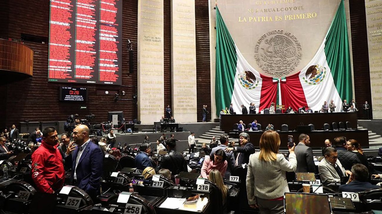 Legisladores pausan reducción de jornada laboral