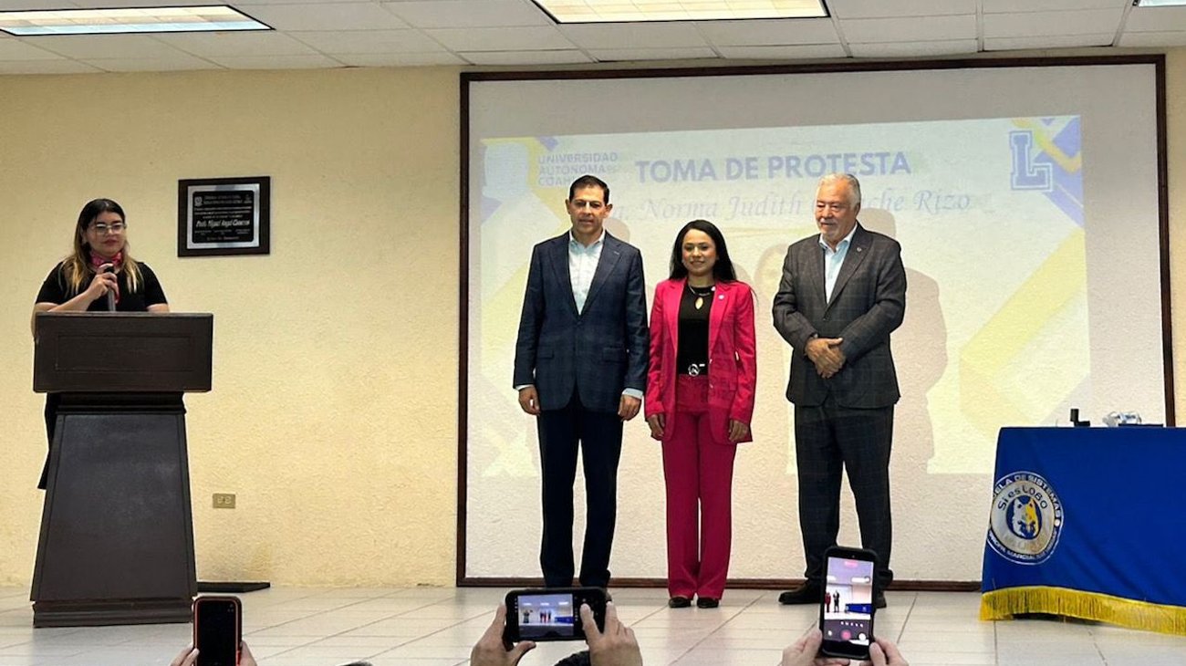 directora_toma_protesta1_014dcc6556