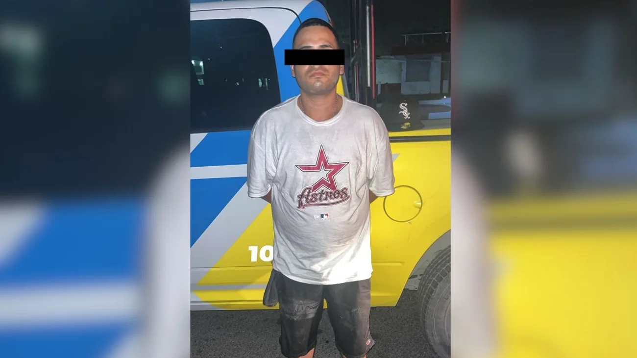 Capturan a dos hombres por posesión en Centro de Monterrey