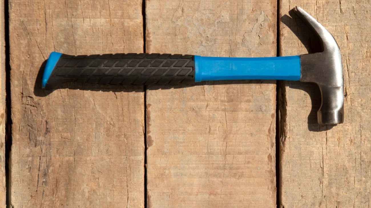 Adolescente hiere con martillo a tres compañeros de colegio