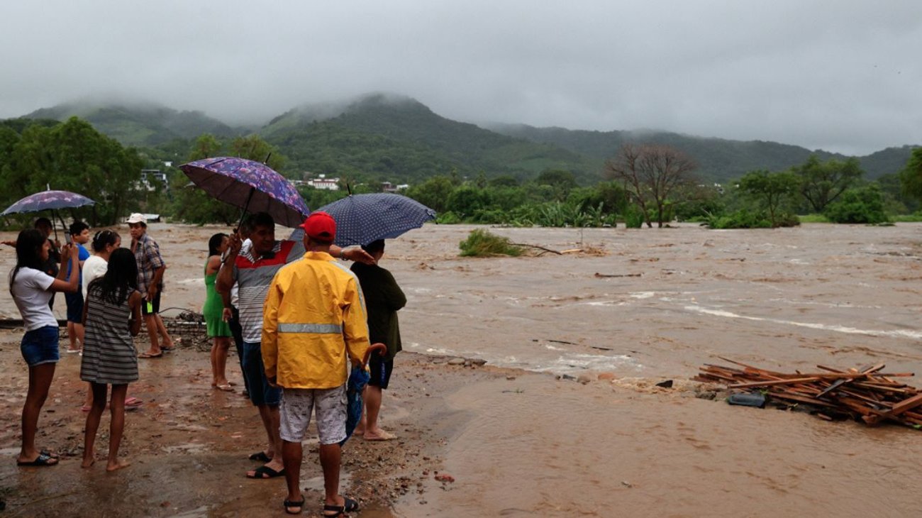 Alerta SMN sobre tercera tormenta tropical en el Pacífico