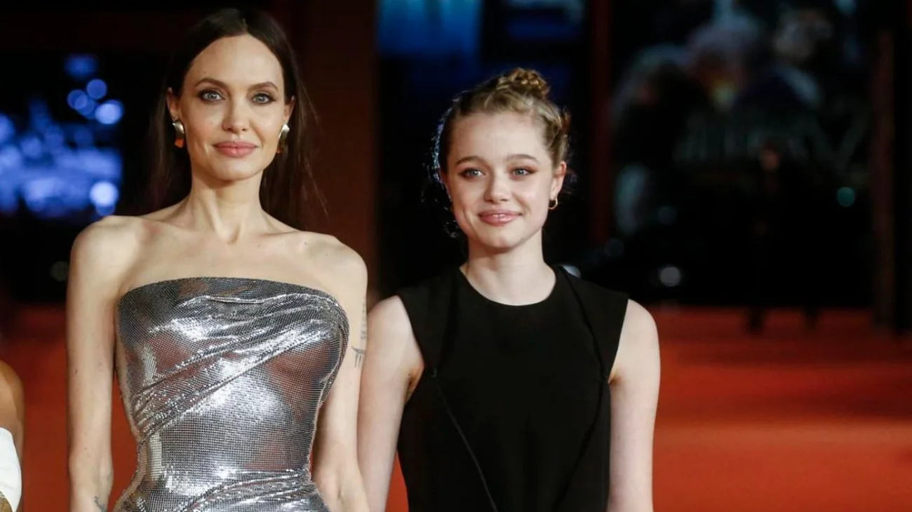 Hija de Angelina Jolie elimina el apellido de su papá