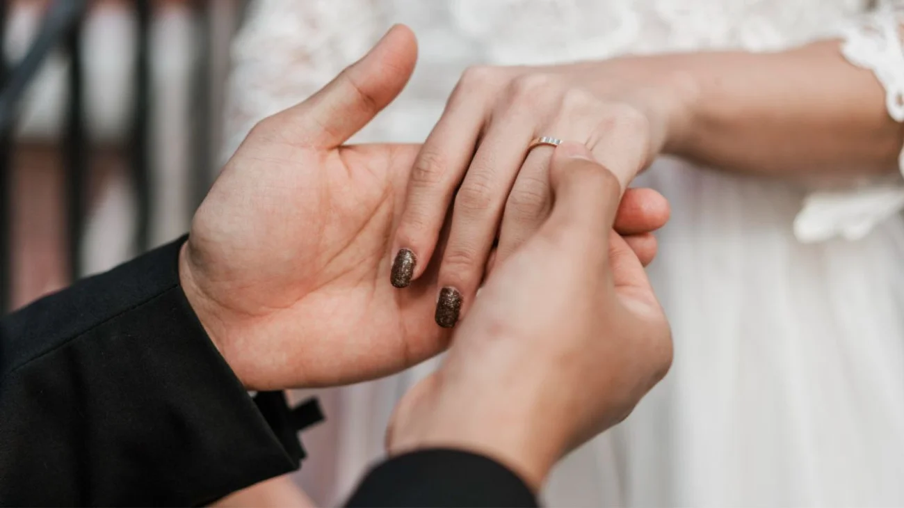 Prohíbe Austria matrimonios de personas menores de 18 años