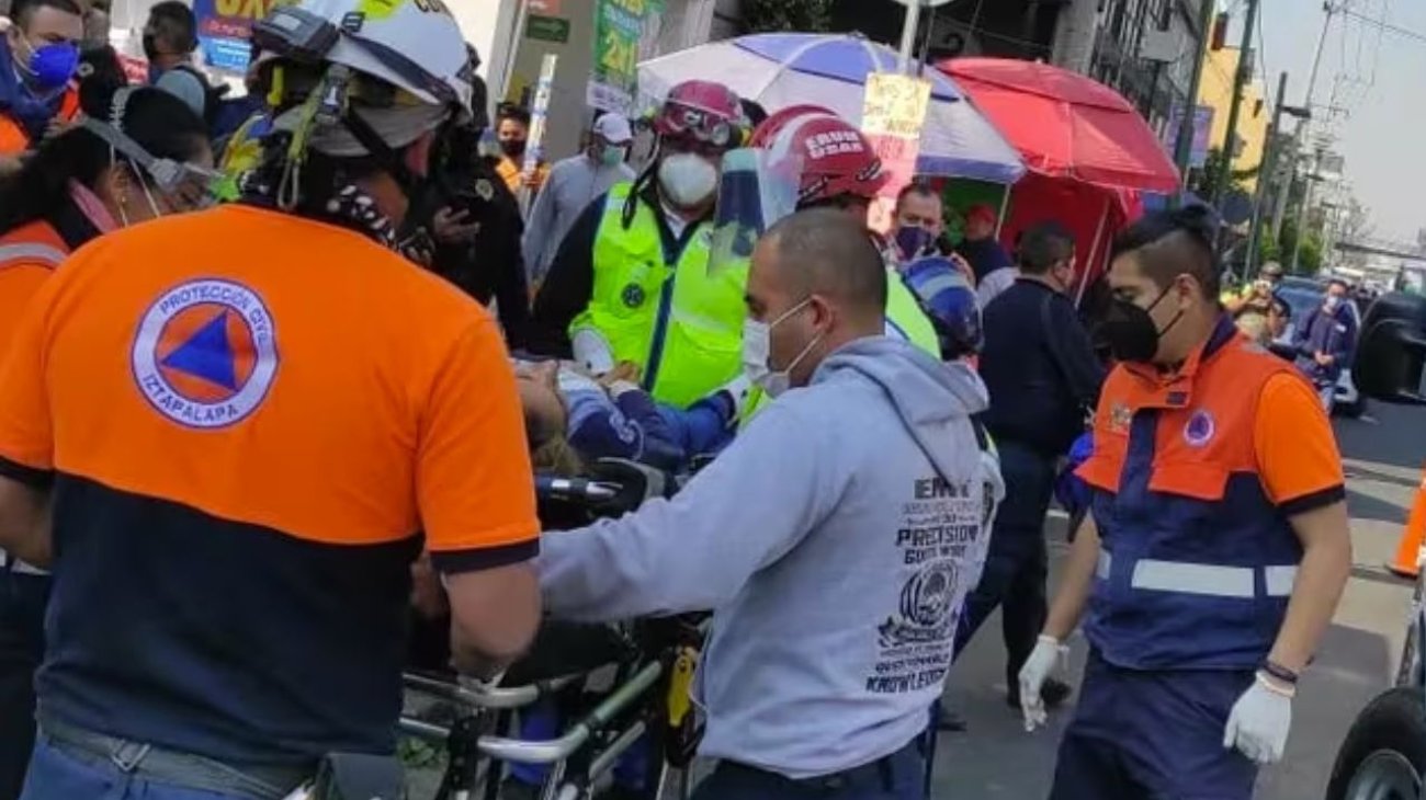 Mujer que se arrojó al Metro y sobrevivió, pagará multa