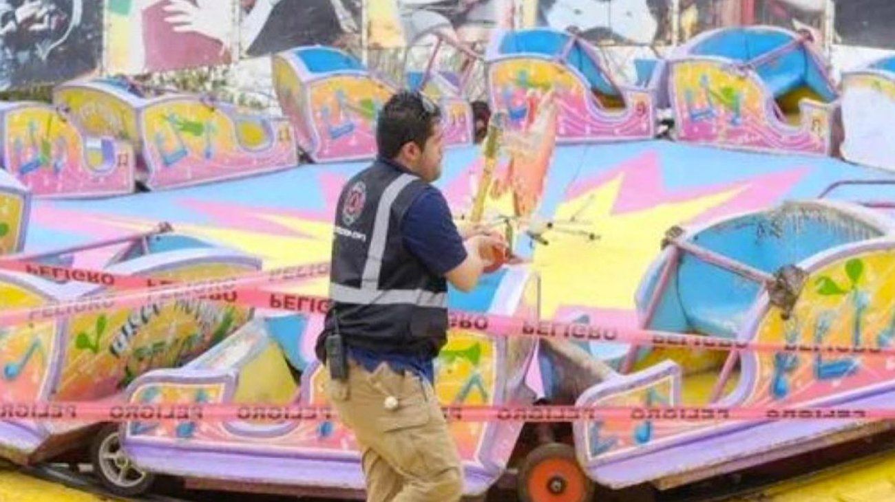 Joven sale volando de juego mecánico y muere, en Cd. Juárez