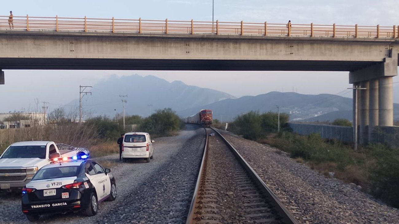 Muere hombre tras ser arrollado por tren, en García