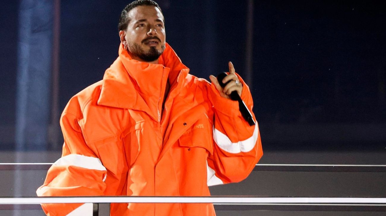 J Balvin capta un extraño objeto volador en Nueva York