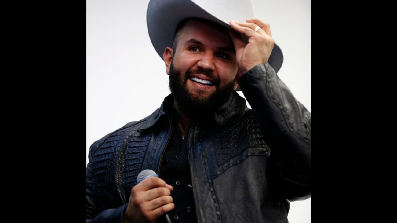 Carin León pide disculpa tras comentario sobre drogas