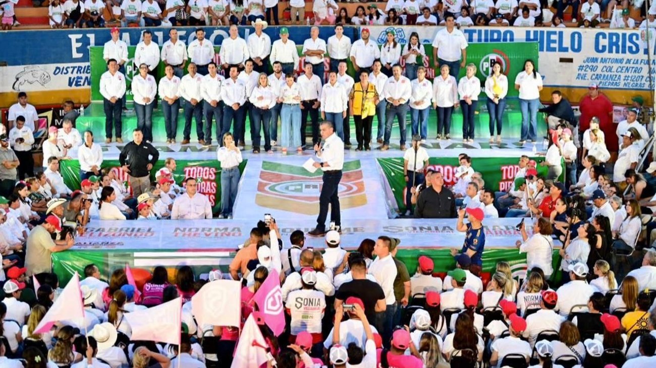 Riquelme y María Bárbara cierran campaña en Piedras Negras