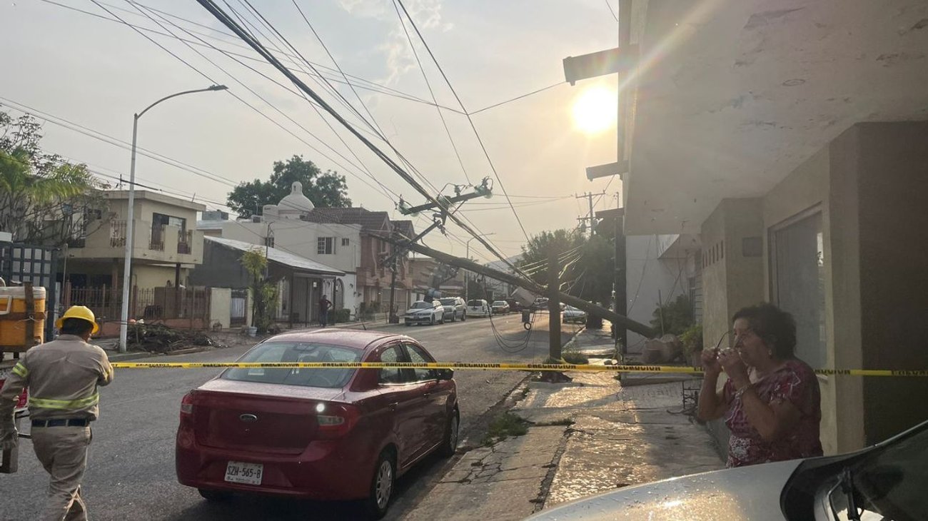 Cae trasformador en San Nicolás; deja vecinos sin luz
