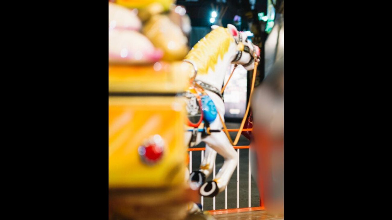 Cae una bebé de un año de un juego mecánico en León