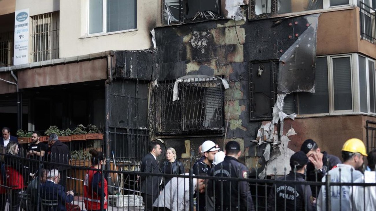 Mueren 29 personas tras incendio en discoteca en Estambul