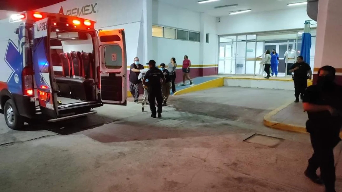 Le dispara en la cabeza a hombre que platicaba con su esposa