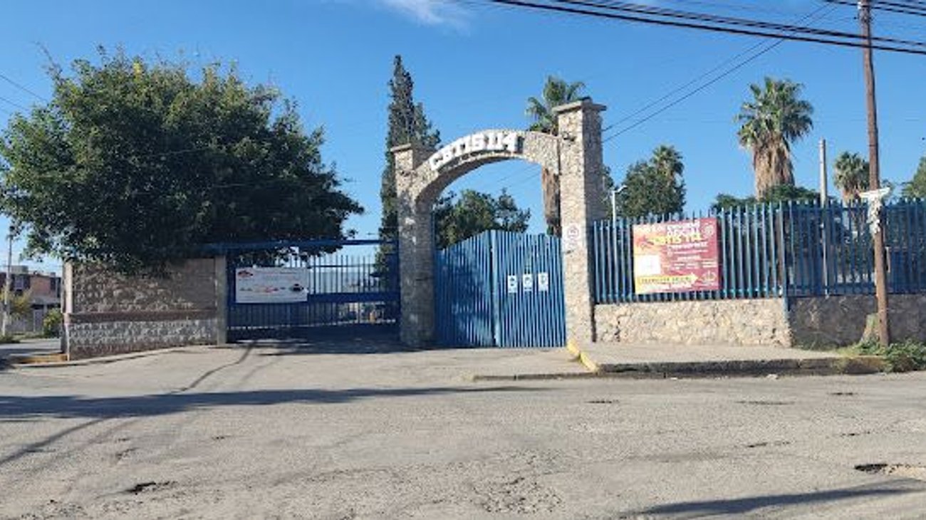 Estudiante de secundaria recibe disparo afuera de la escuela