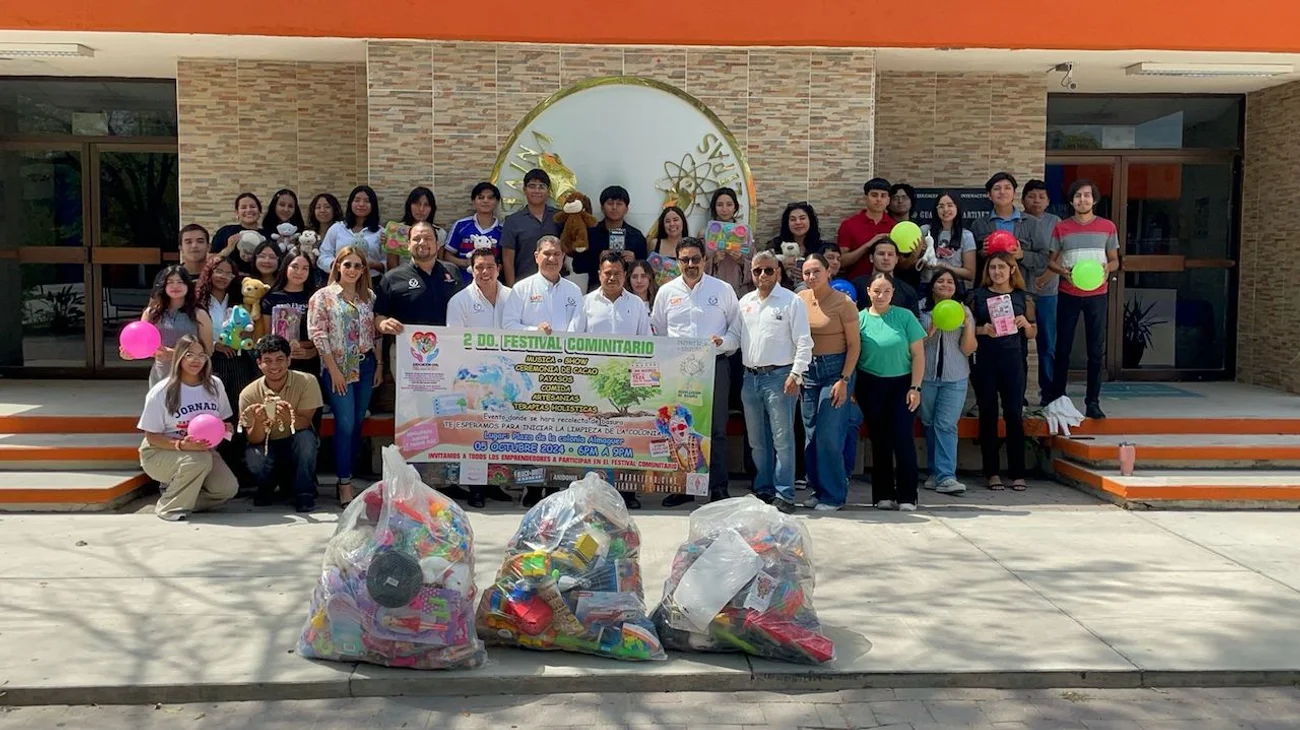 Donan alumnos de la UAT juguetes para niños de zonas vulnerables