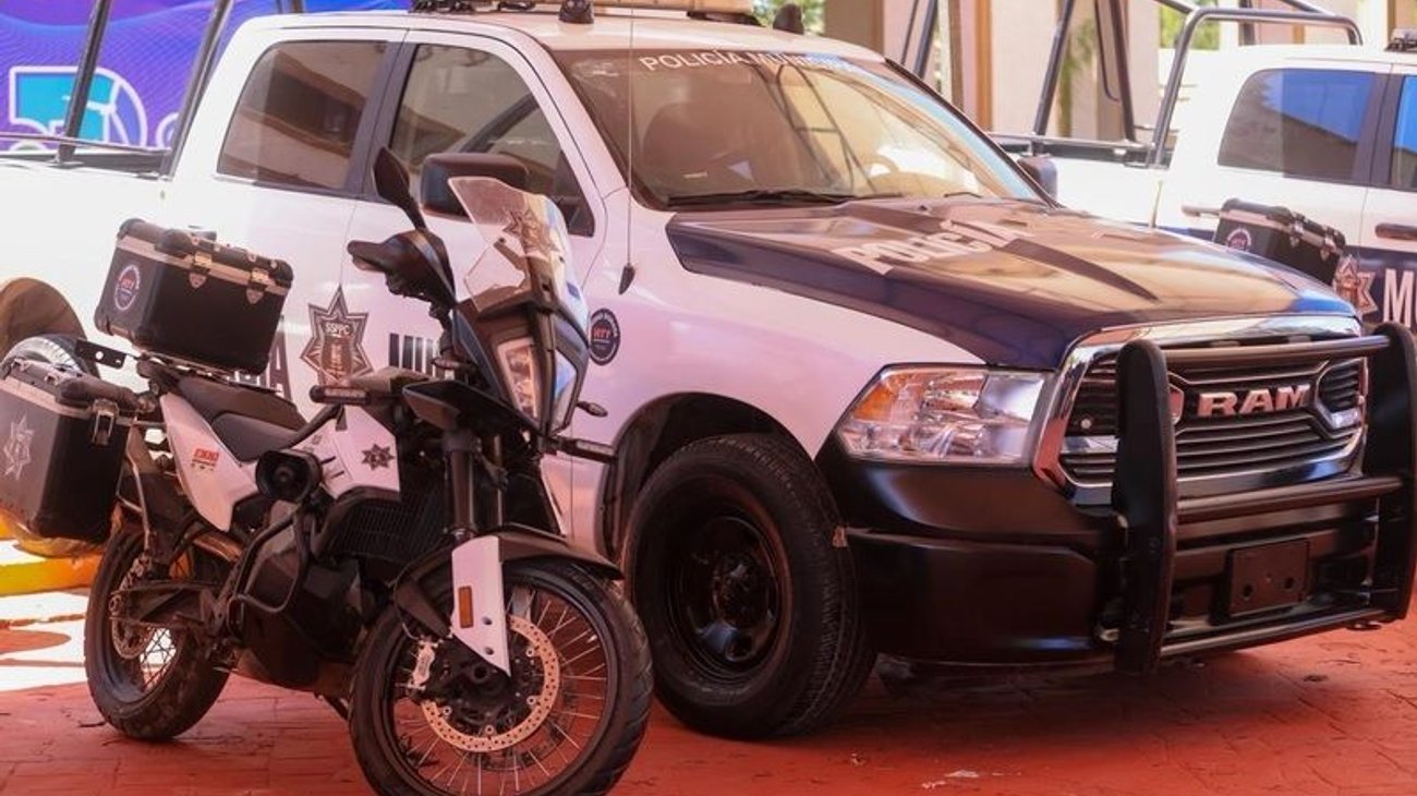 Dona Monterrey vehículos de seguridad a municipios rurales de NL