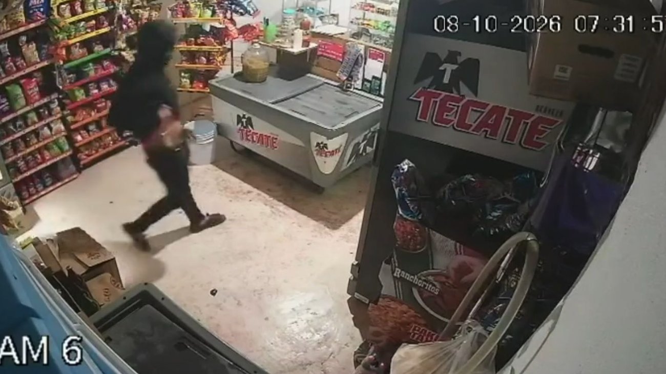 Hombre con machete asalta depósito en Montemorelos