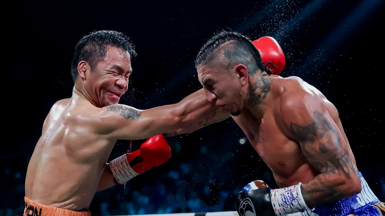 Pacquiao brilla a los 46 años y Barrios retiene su título