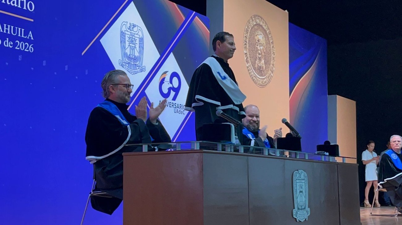 UAdeC distingue a investigador con Honoris Causa