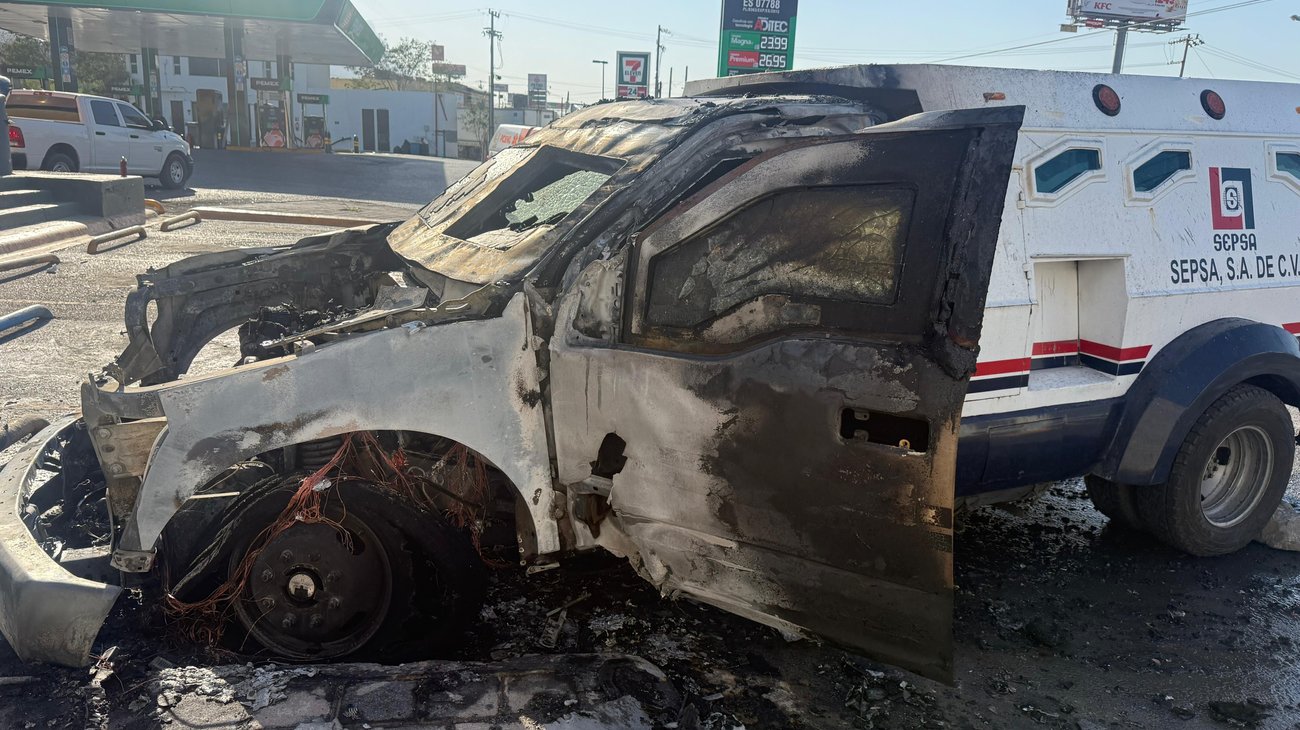 Se quema camión de valores en zona industrial de Santa Catarina
