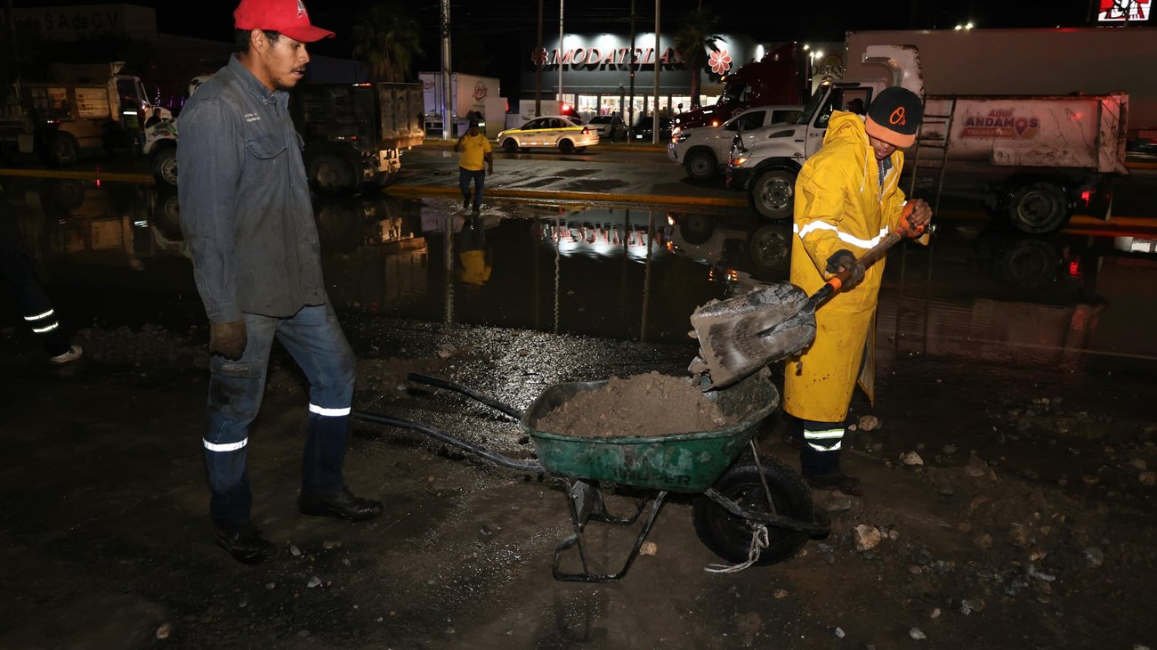 Lluvias dejan más de 30 auxilios y cierres en Saltillo