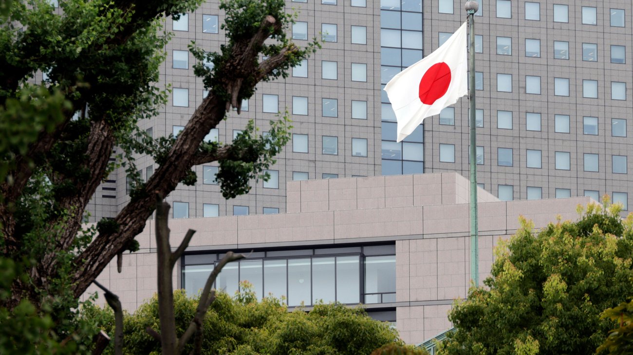 China presenta queja a Japón por visita al santuario Yasukuni