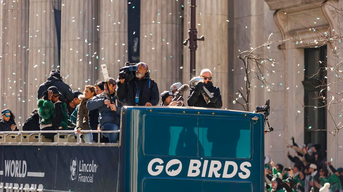 Festejan Eagles su título del Super Bowl ante miles de fans