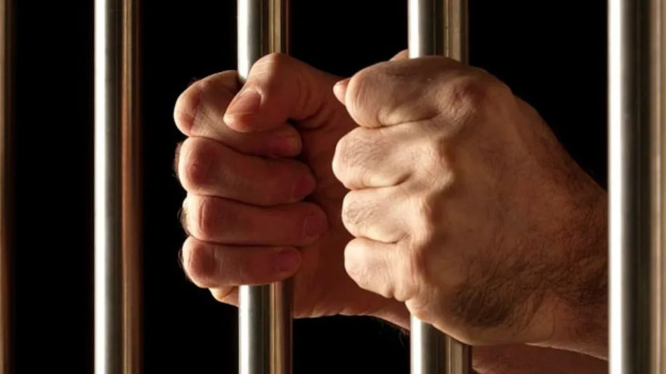 Pena de 29 años a hombre por abusar de su hija en Ecuador