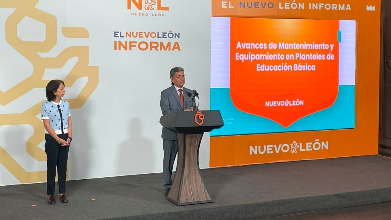 Educación analiza prohibir celulares en escuelas de Nuevo León