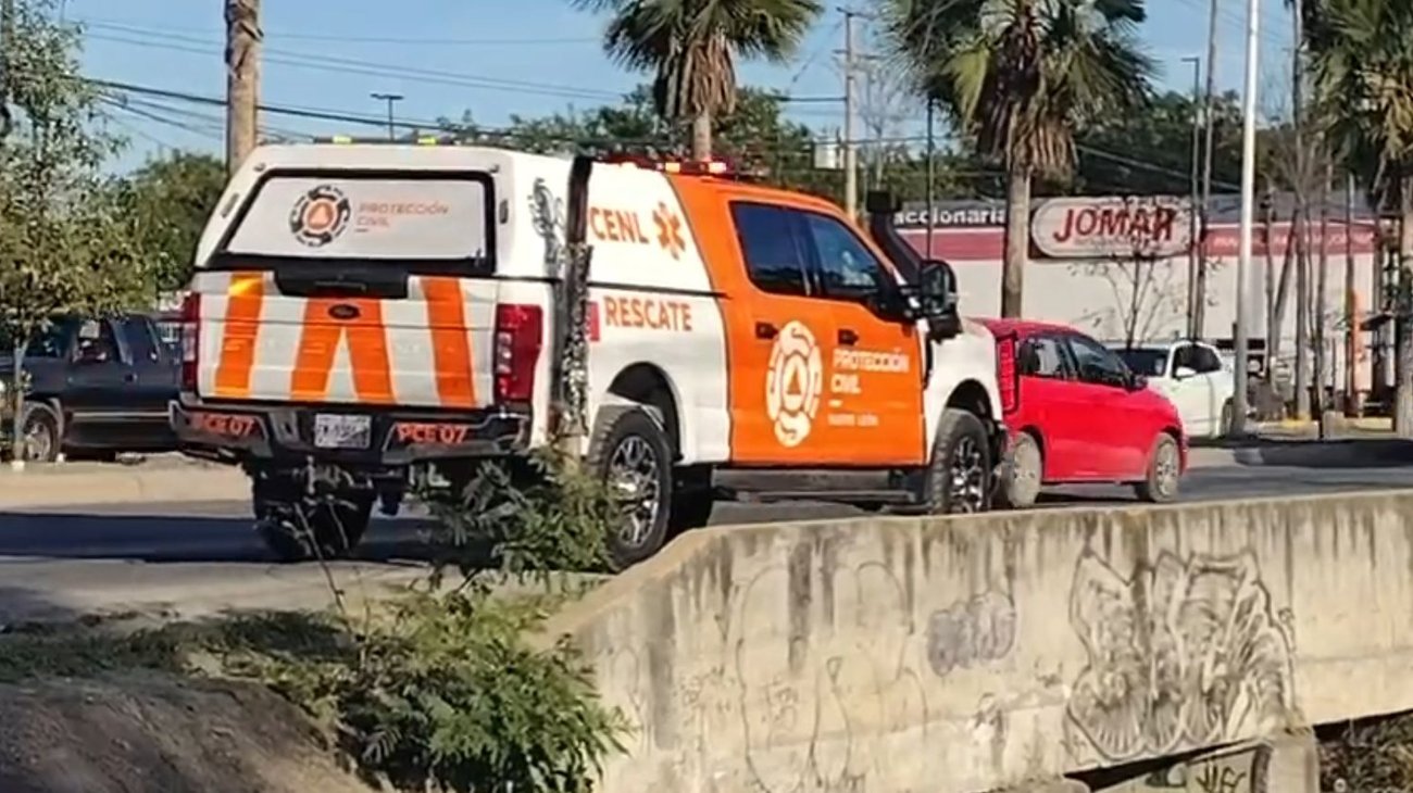 Atiende PC choque de transporte de personal en Juárez