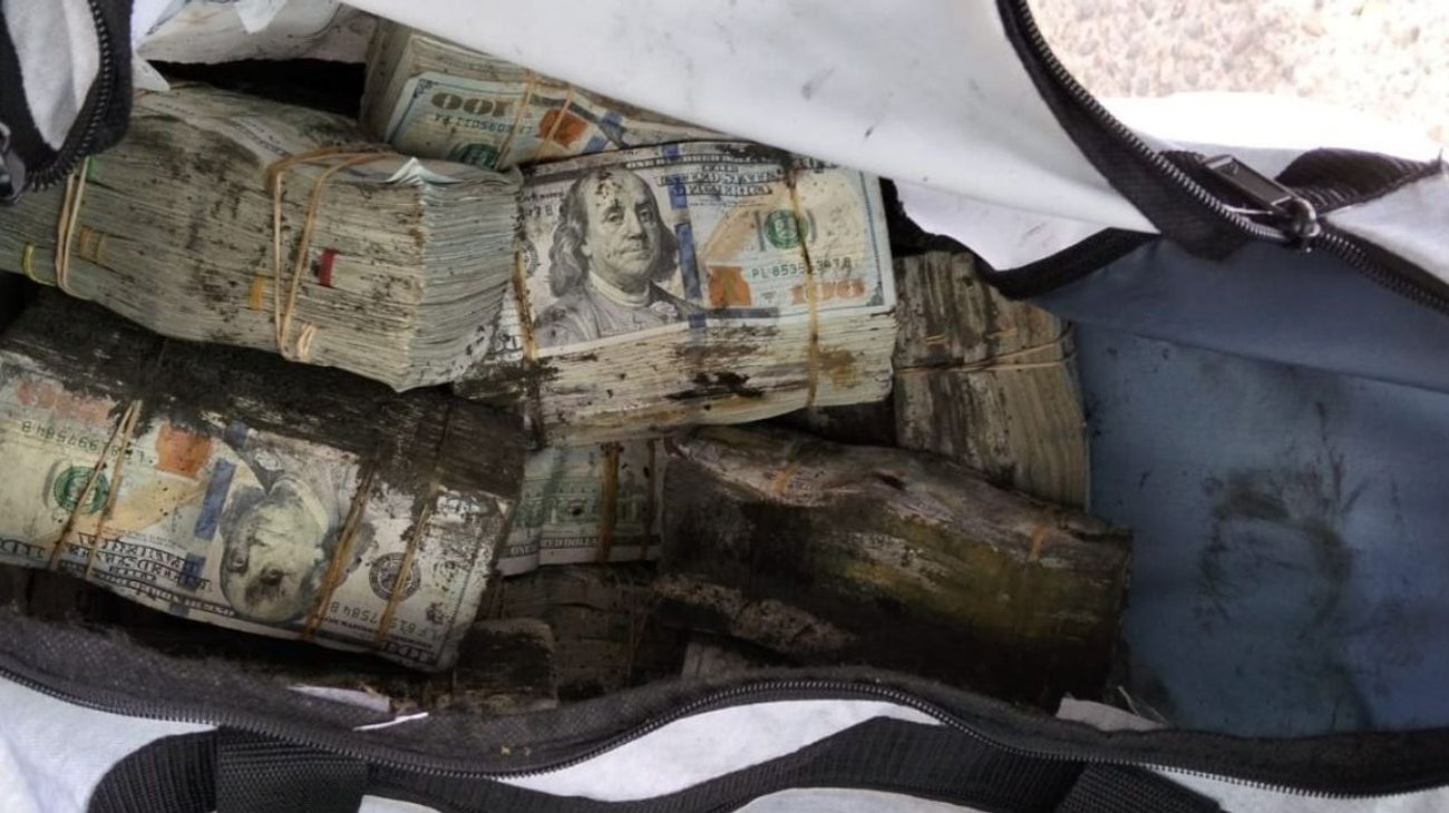 Decomisa Ejército Mexicano 700 mil dólares en retén de Culiacán