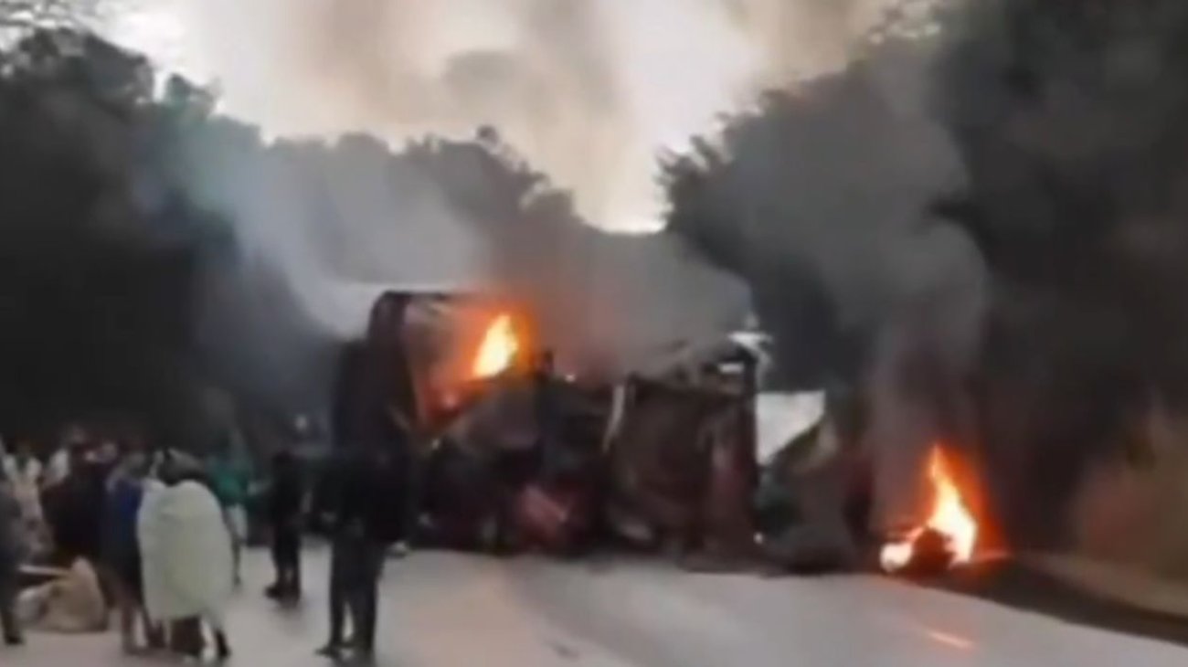 Choque entre autobús y camión deja ocho muertos en Brasil