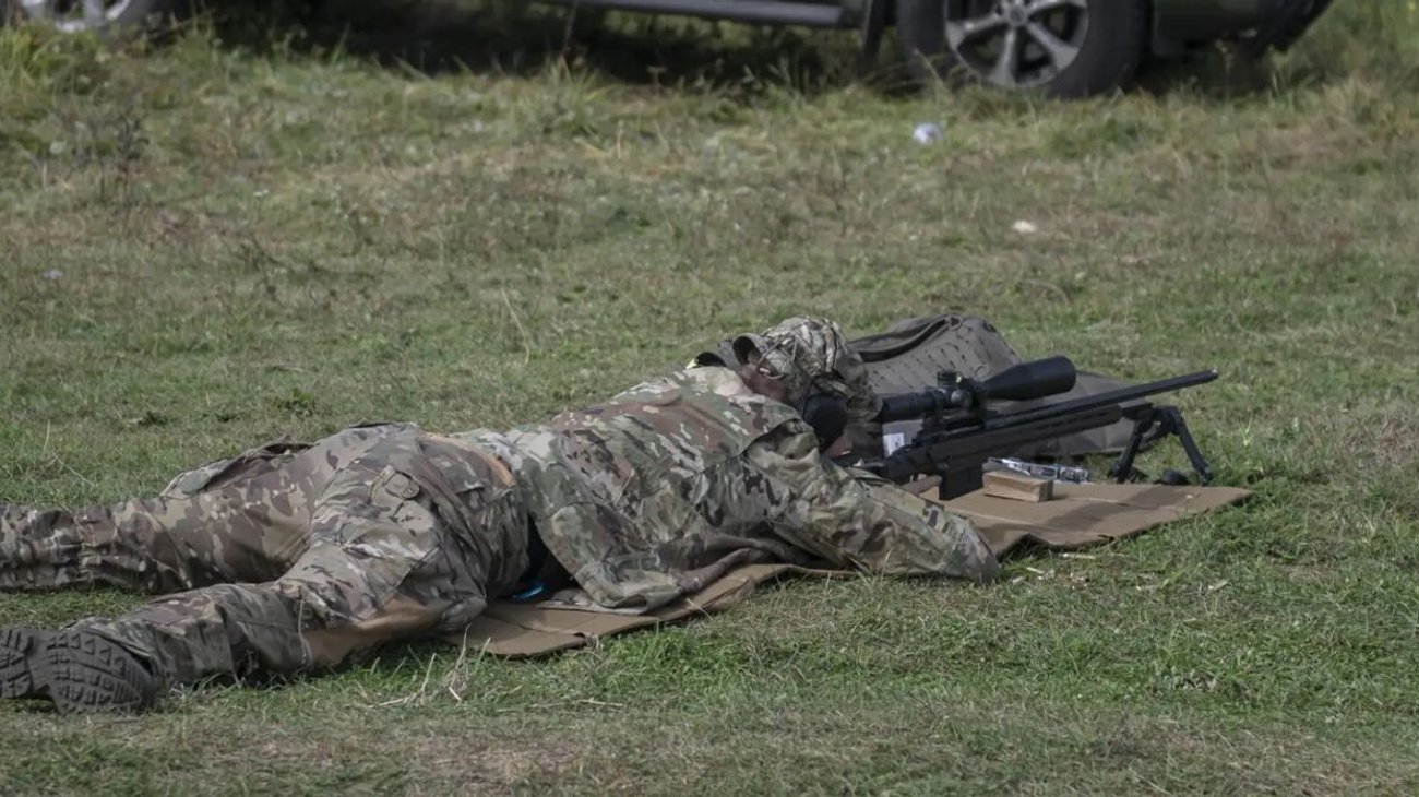 Evalúa Reino Unido usar armas sin intervención humana