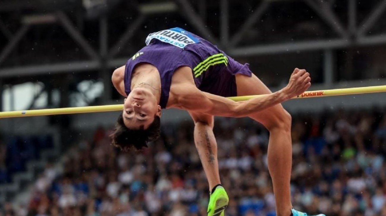 Gana Erick Portillo oro en Ostrava con salto de 2.27 m