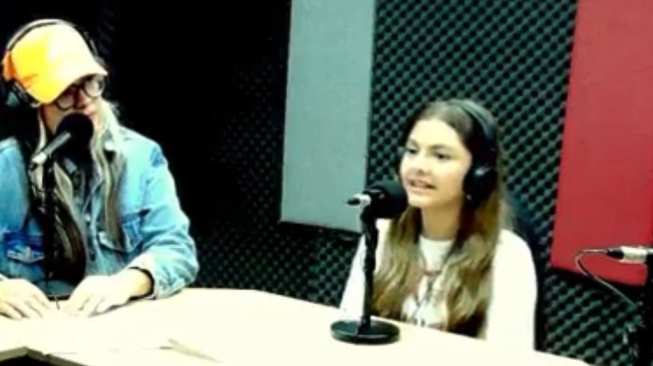 Soprende hija de Cristian Castro al debutar como locutora
