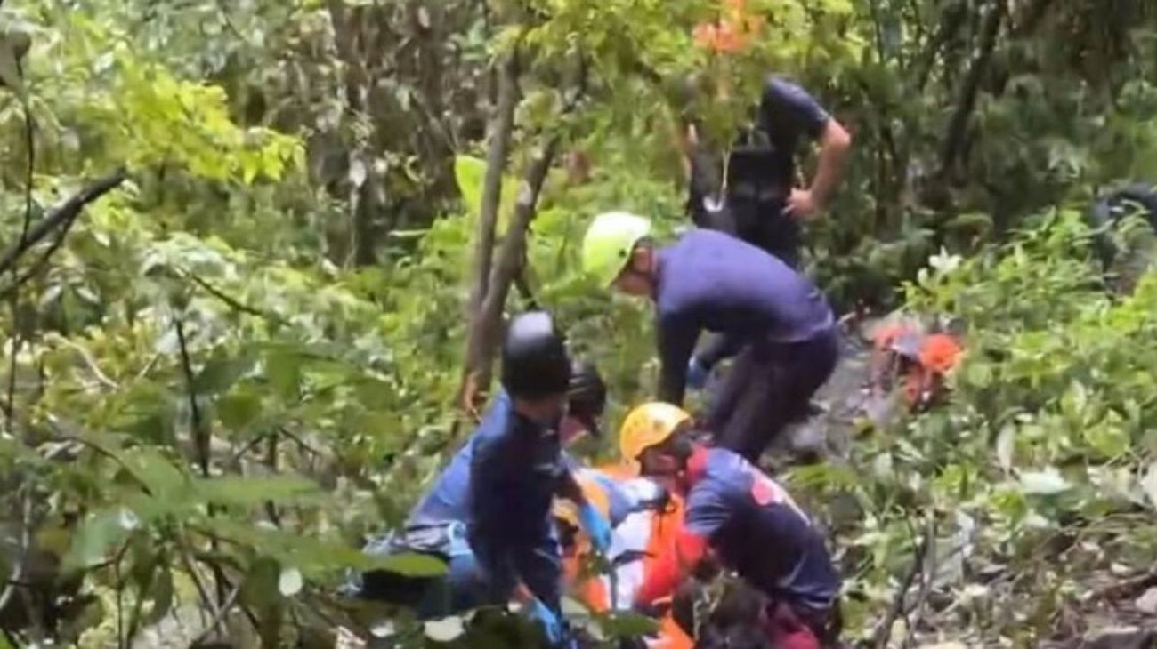 Pierden la vida 4 excursionistas tras caída de rocas en Taiwán