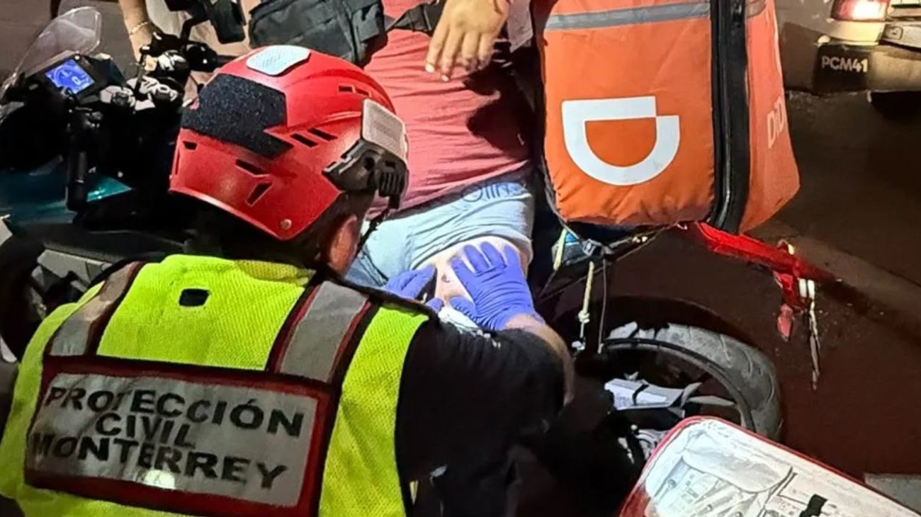Motociclista resulta herido por presunto impacto de bala