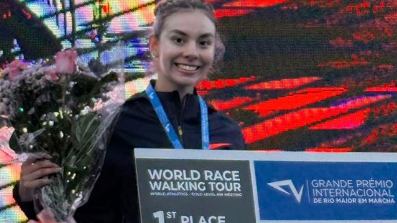 Impone Alegna González récord y conquista Medio Maratón de Marcha
