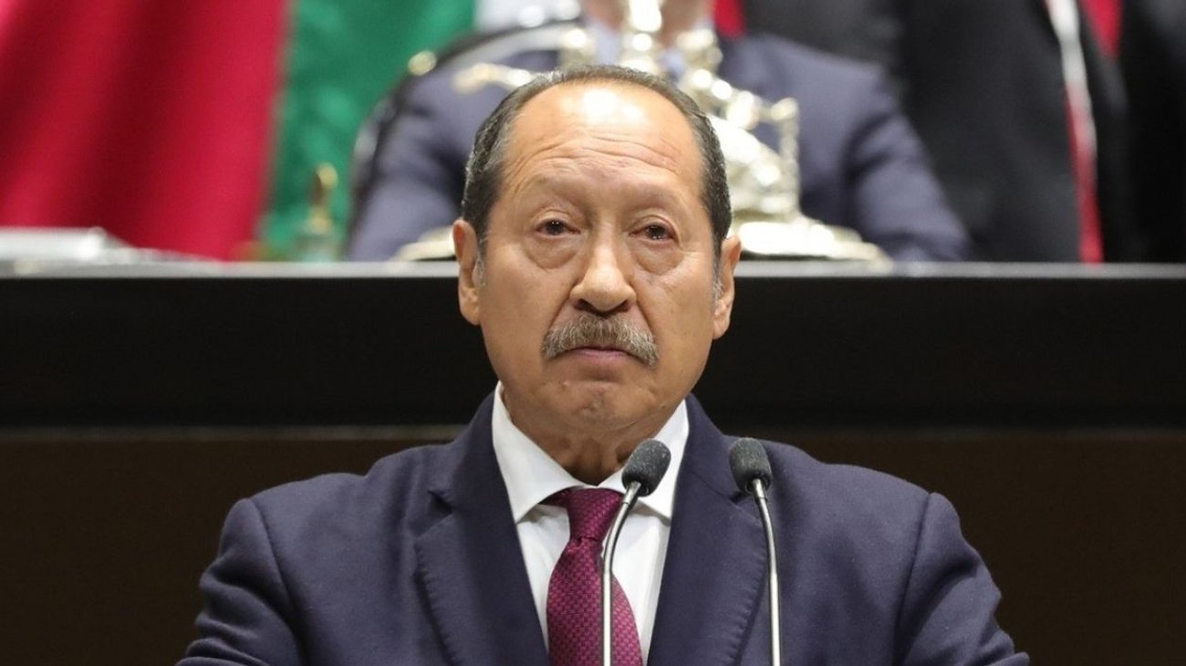 Comparece Leonel Godoy ante Fiscalía por caso Carlos Manzo