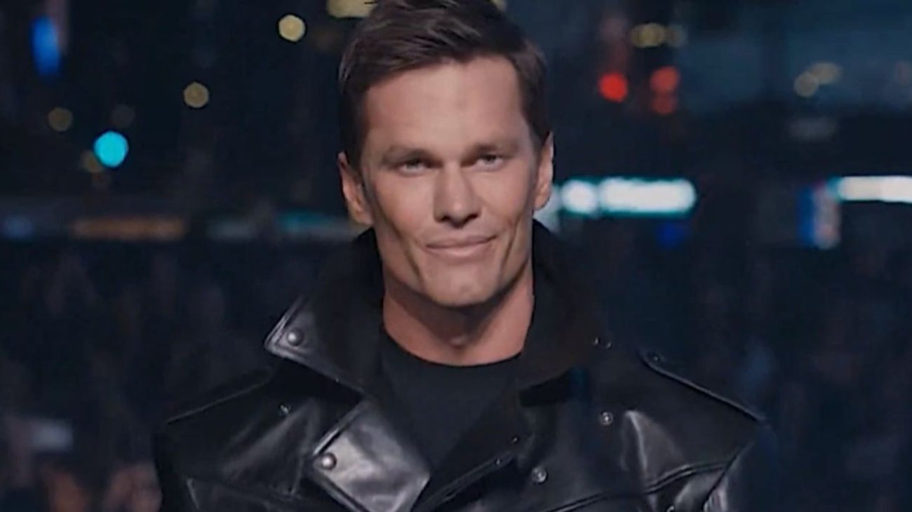 Debuta Tom Brady como modelo en desfile de Gucci en NY
