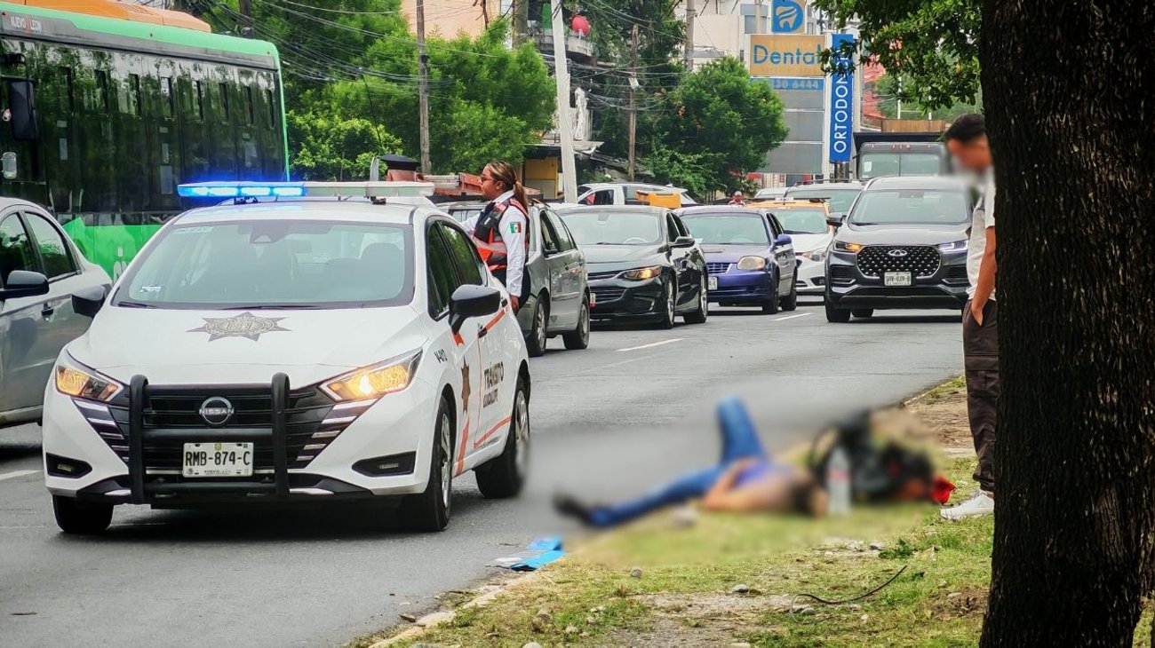 Motociclista atropella a peatón en Eloy Cavazos
