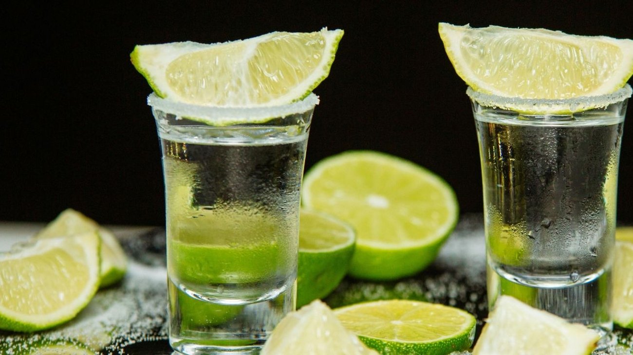 Muere hombre en Irapuato tras ingerir tequila adulterado