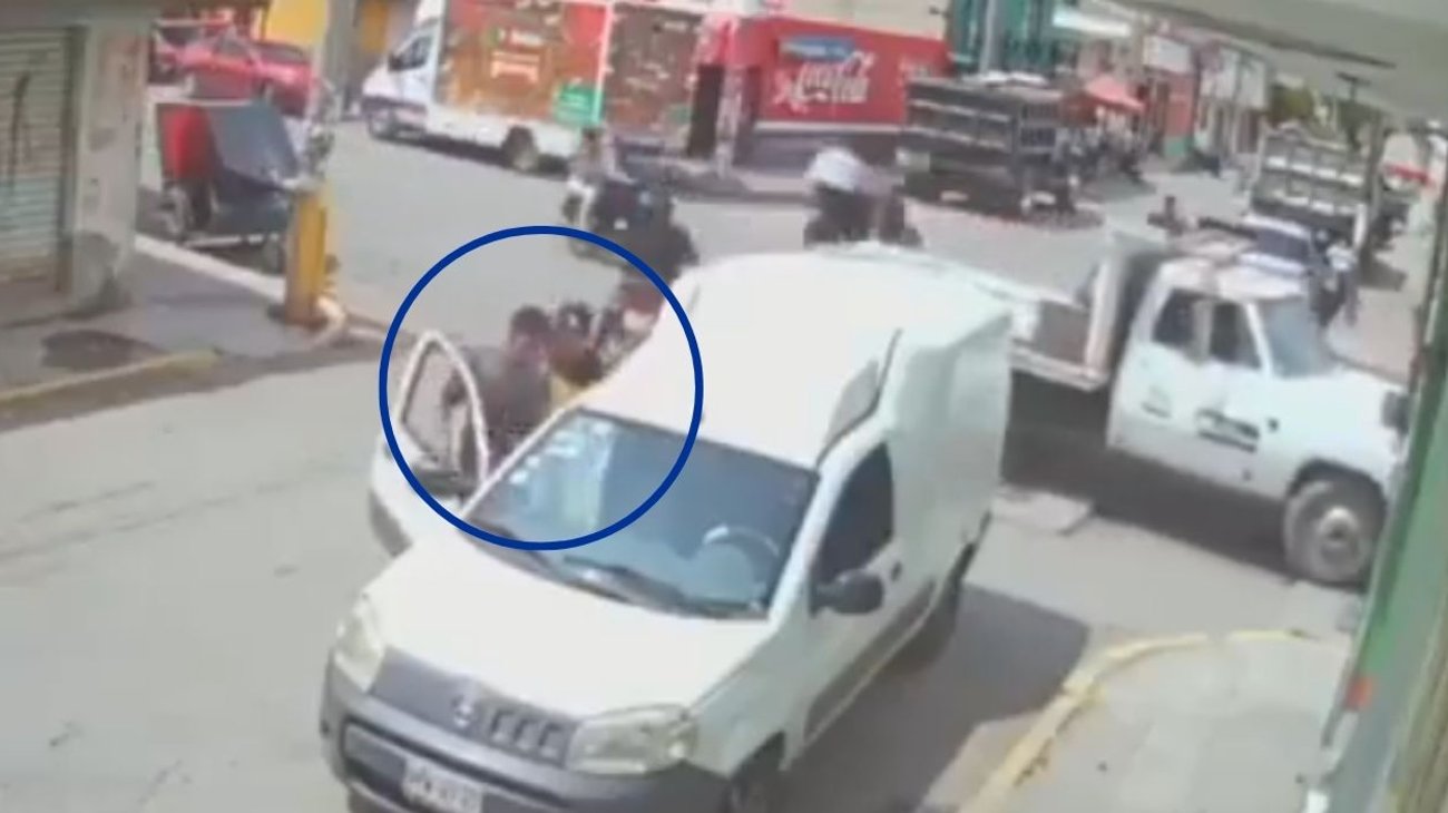 Vendedor ambulante agrede a joven tras negarse a comprar dulces