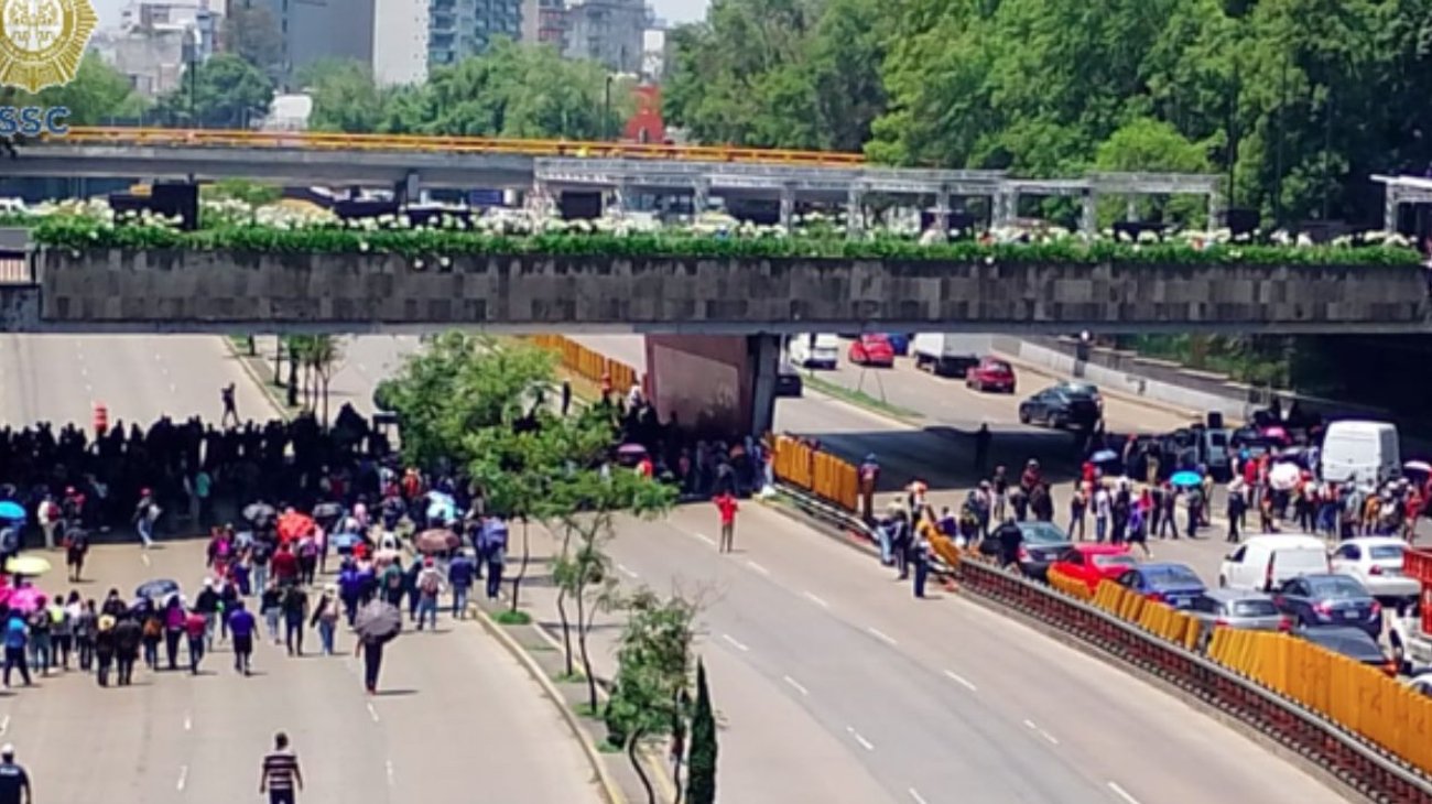 Bloquea CNTE Circuito Interior tras ataque a maestros en Oaxaca