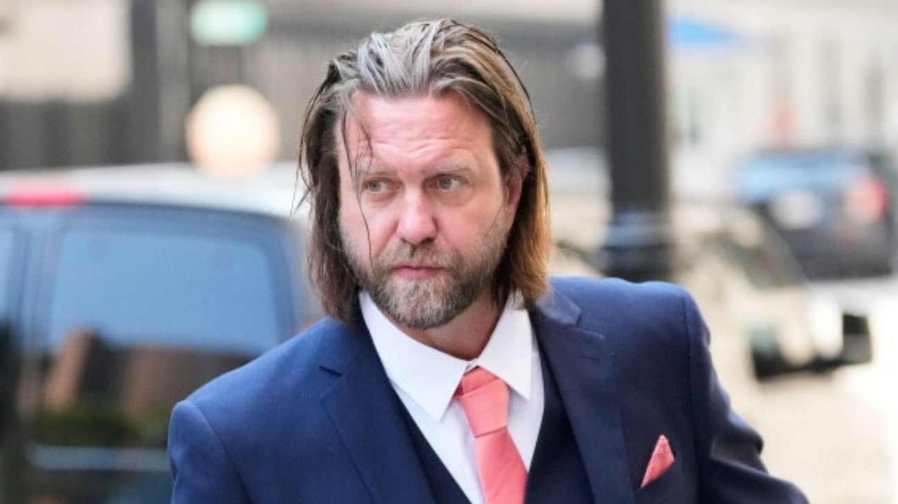 Condenan a director de '47 Ronin' por fraude a Netflix