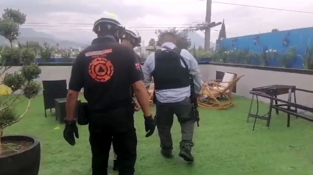 Sufre trabajador descarga eléctrica en Monterrey