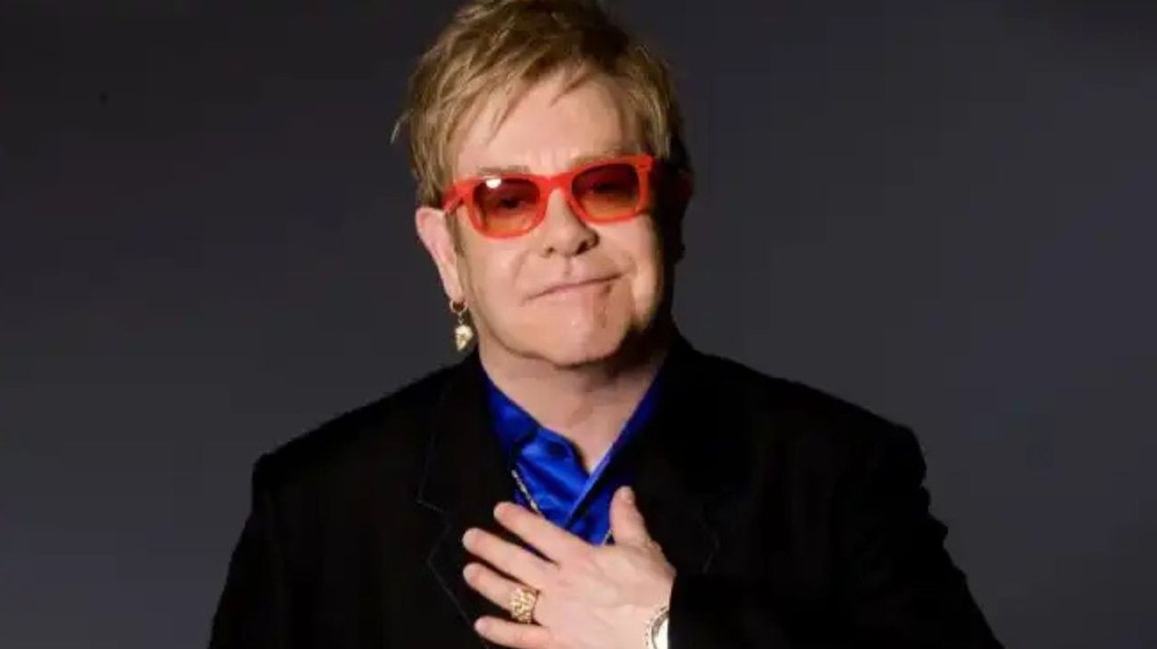 Elton John denuncia al 'Mail' por revelar nacimiento de su hijo
