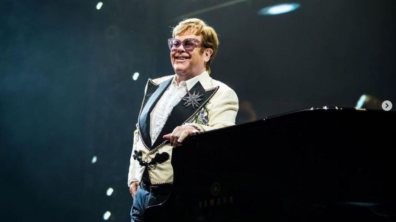 Elton John es hospitalizado tras sufrir accidente