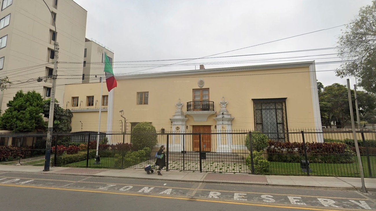 Incrementa Perú resguardo policiaco en embajada de México
