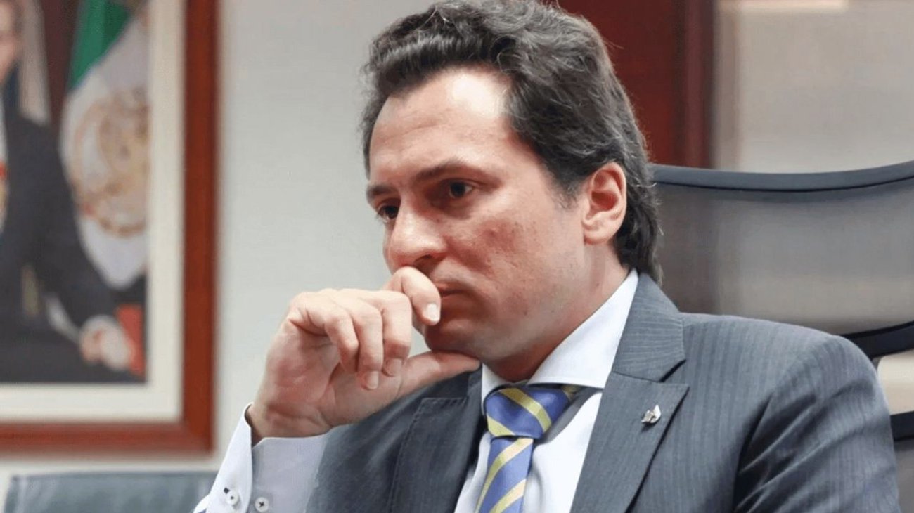 Ex director de Pemex obtiene libertad condicional 